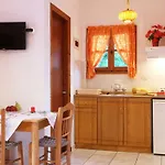 Stafylos Studios Apartment *