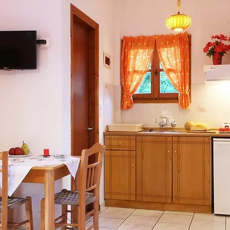 Stafylos Studios Apartment *